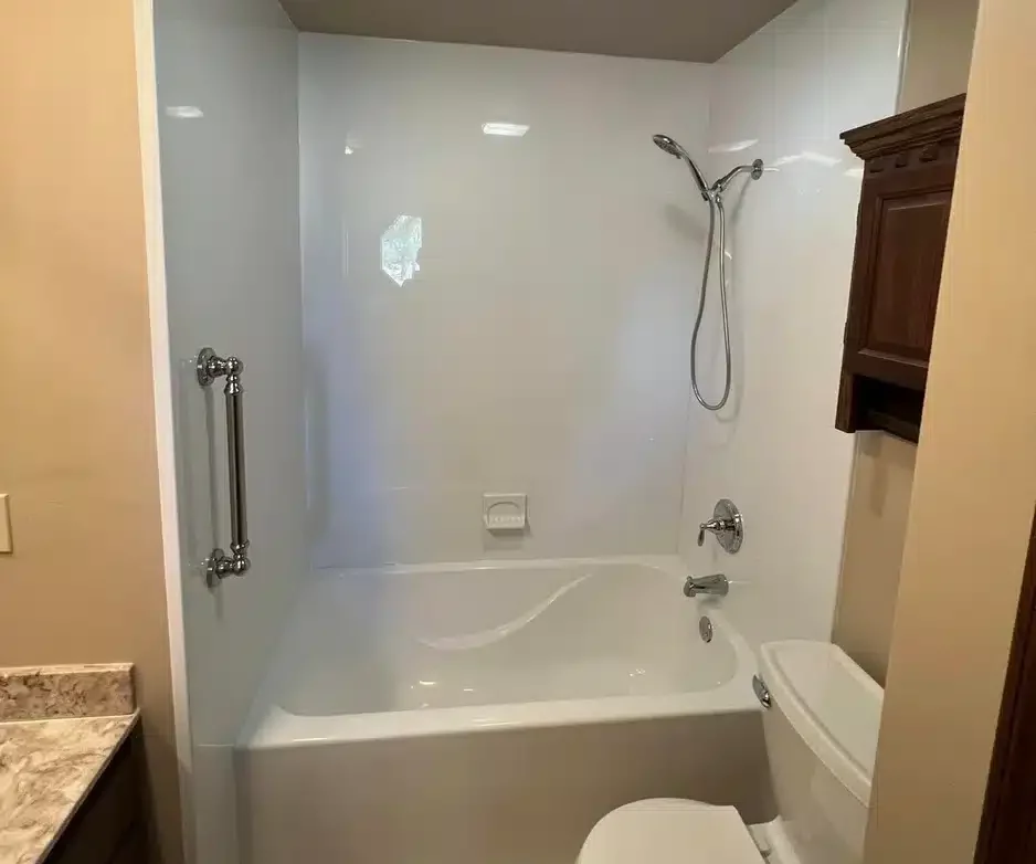 Bathtub remodel in residential home in Dayton, OH.